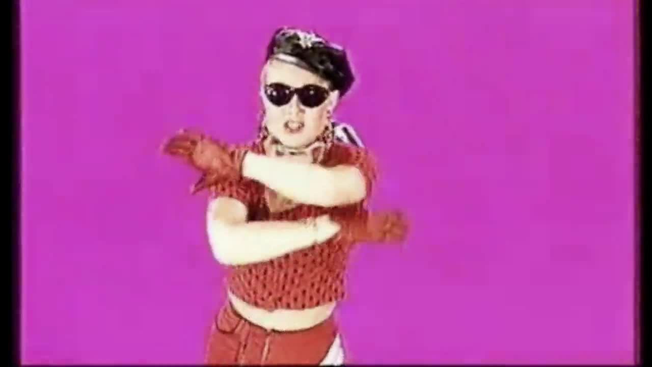 Lepa Brena - Kolo, kolo (spot) - Prevod