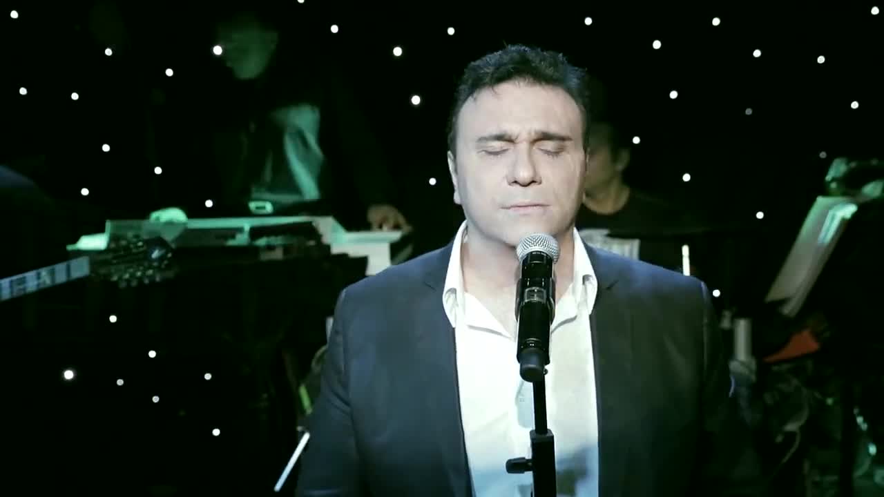 Alekos Zazopoulos - Ana pasa stigmi (превод)