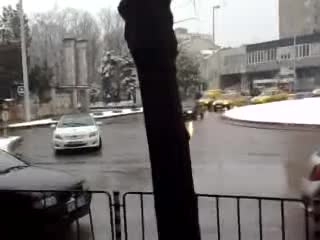 Митьо Пищова паркирал колата си на кръговото в Шумен 