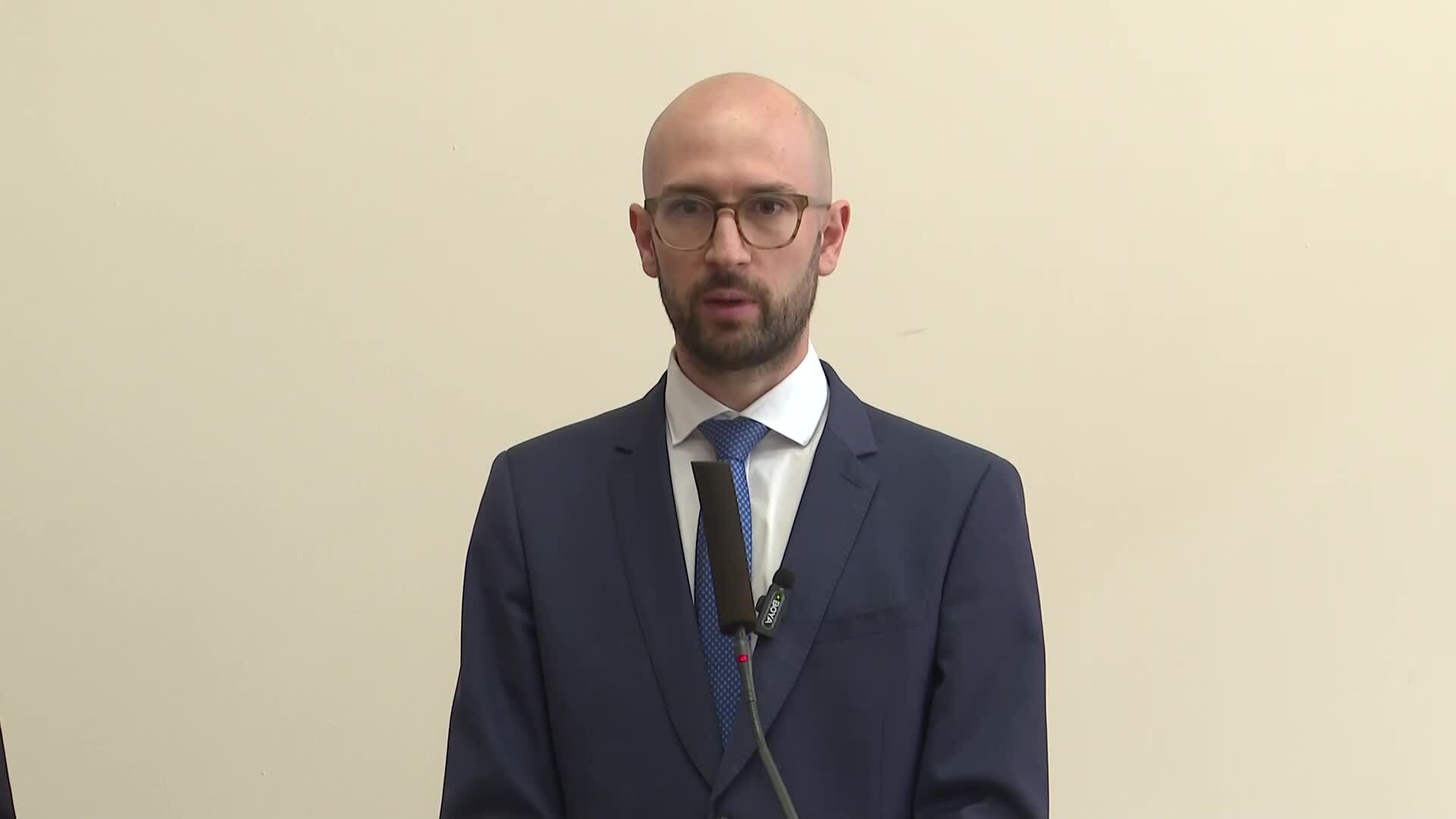 Георги Клисурски предаде властта на новия министър на финансите Гълъб Донев