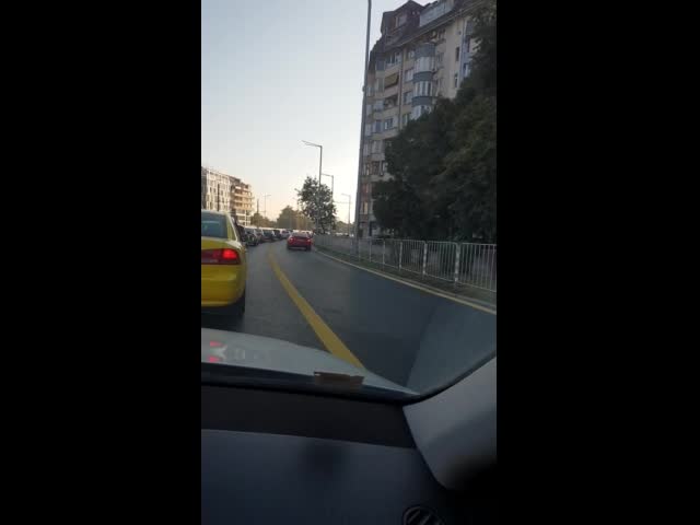 Нова бус лента на бул. "България"