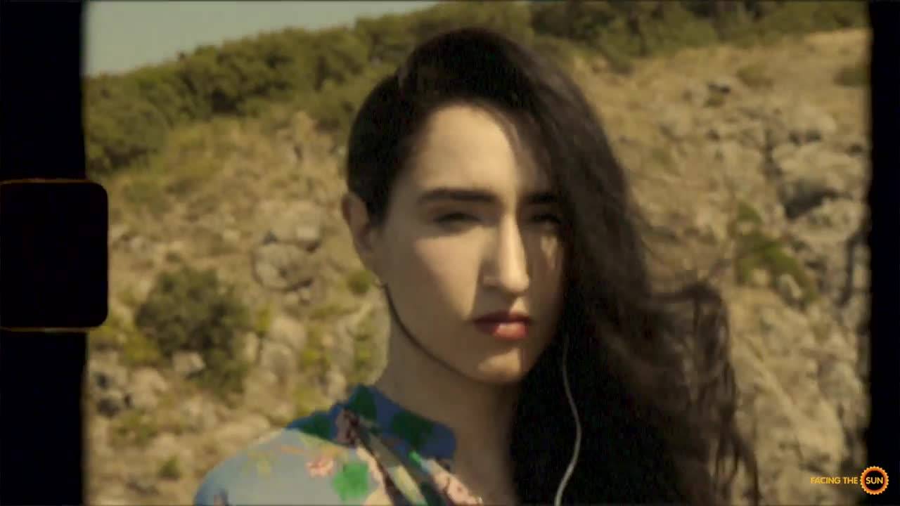 Сантра - Целият Свят [Official Video]