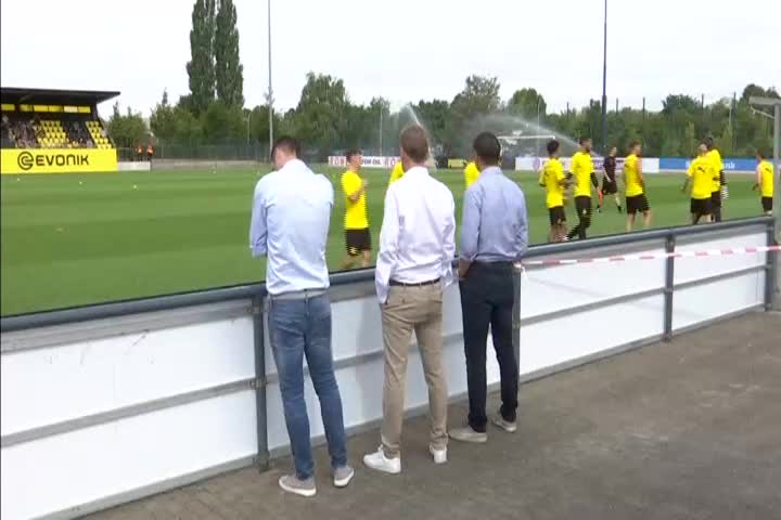 Новият треньор на Борусия Дортмунд изведе отбора за първа тренировка