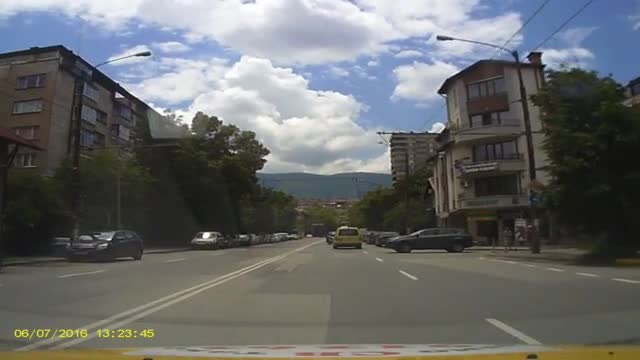 Уникални идиоти по улиците на София