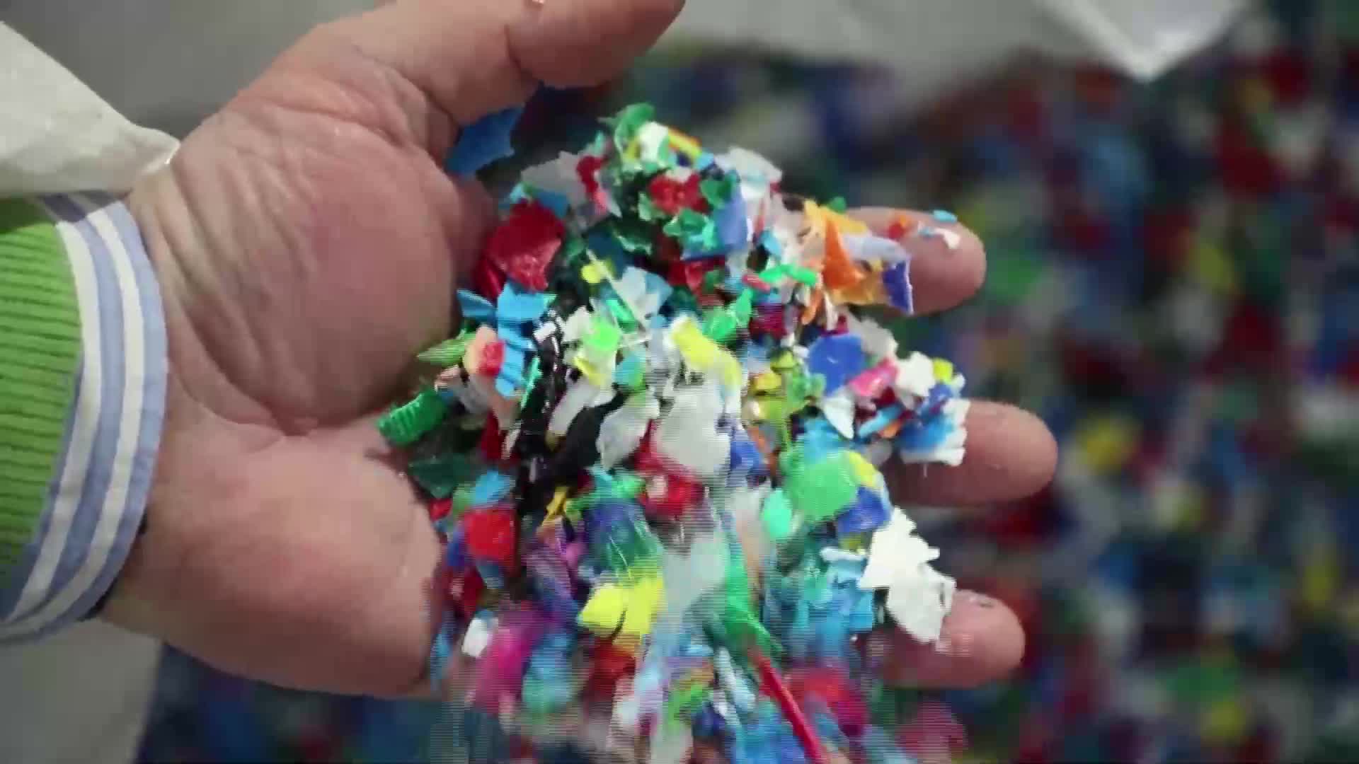Превръщат пластмасови отпадъци в седалки за зрителите на летните олимпийски игри в Париж (ВИДЕО)