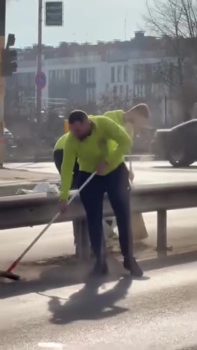 „Аз за теб. Ние за тях“: Доброволци изчистиха столичен булевард