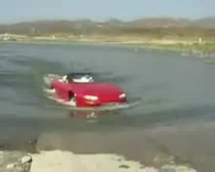 Кола, Която Се Движи По Вода !