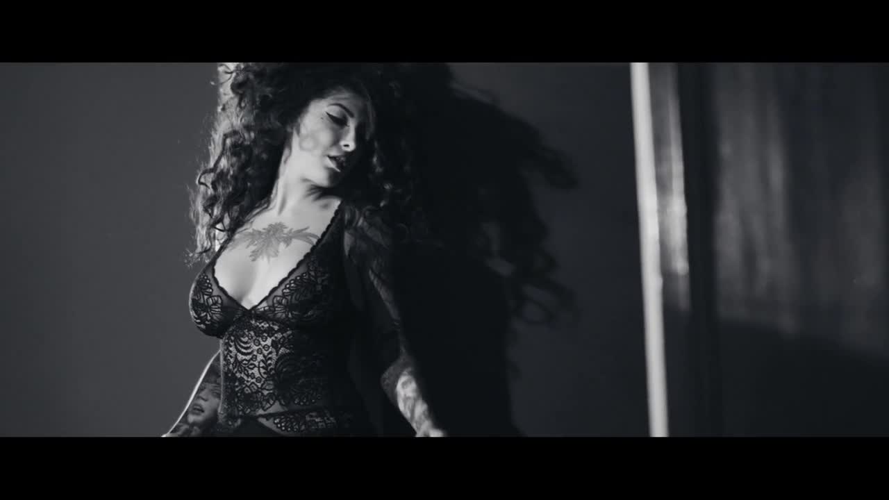 Превод! Last Night feat. Anda Adam - Wanna Love You