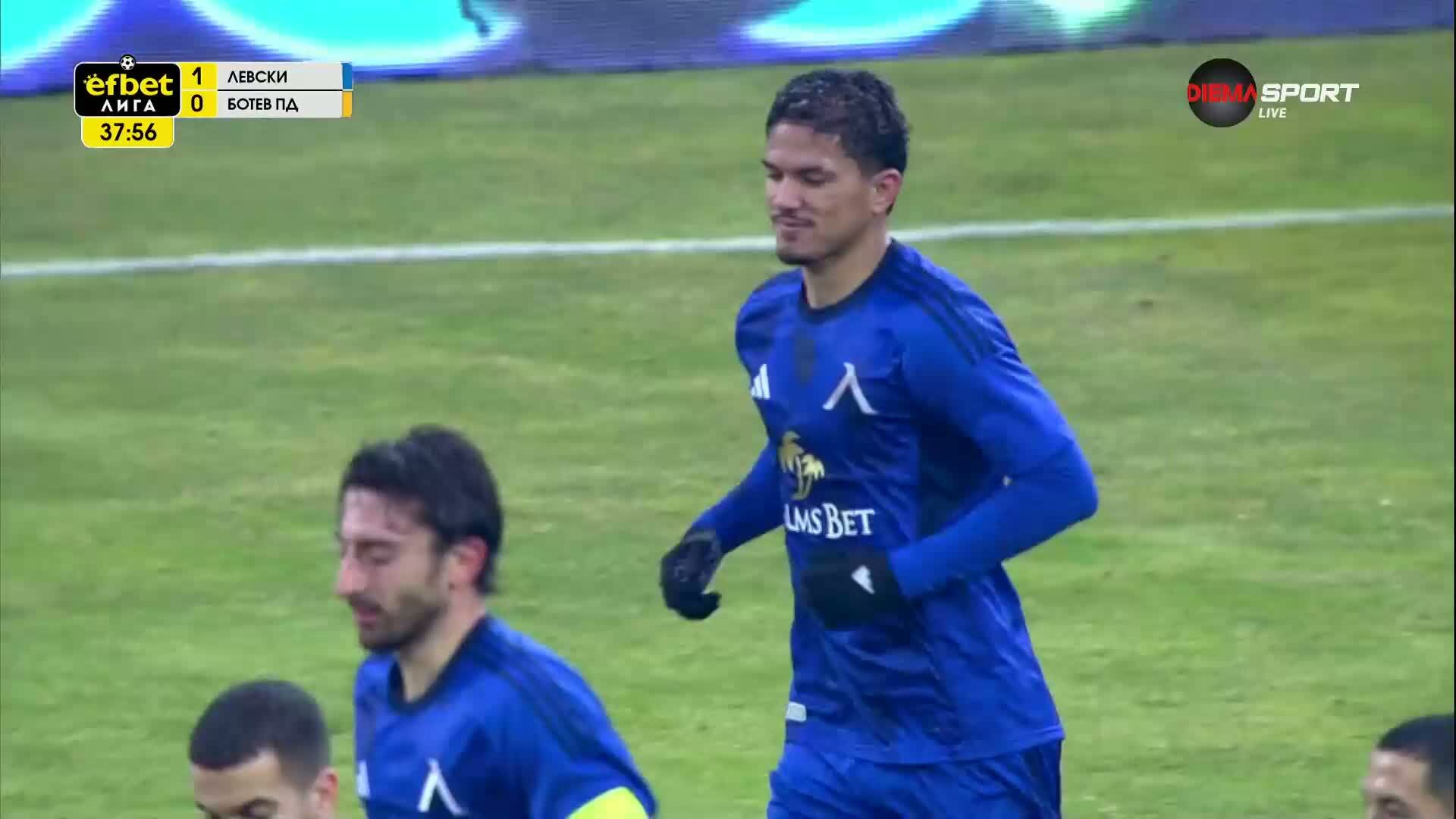 Евертон Бала даде преднина на Левски