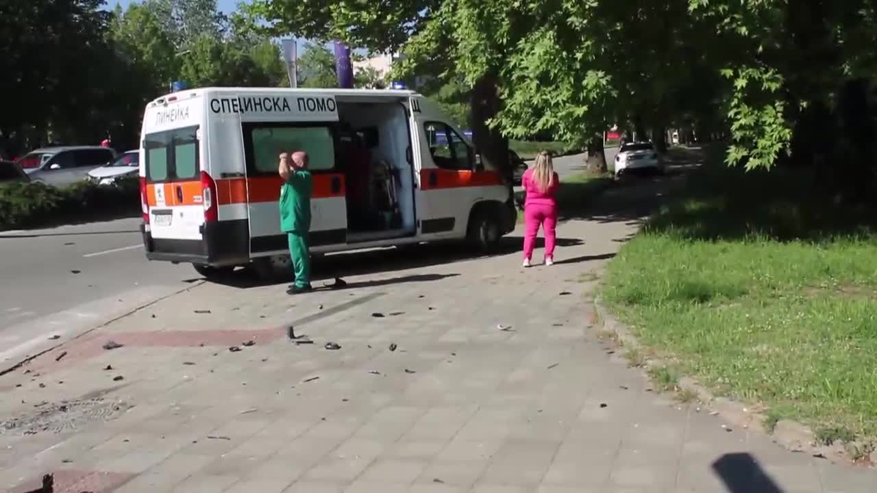 Удар между две коли в Благоевград