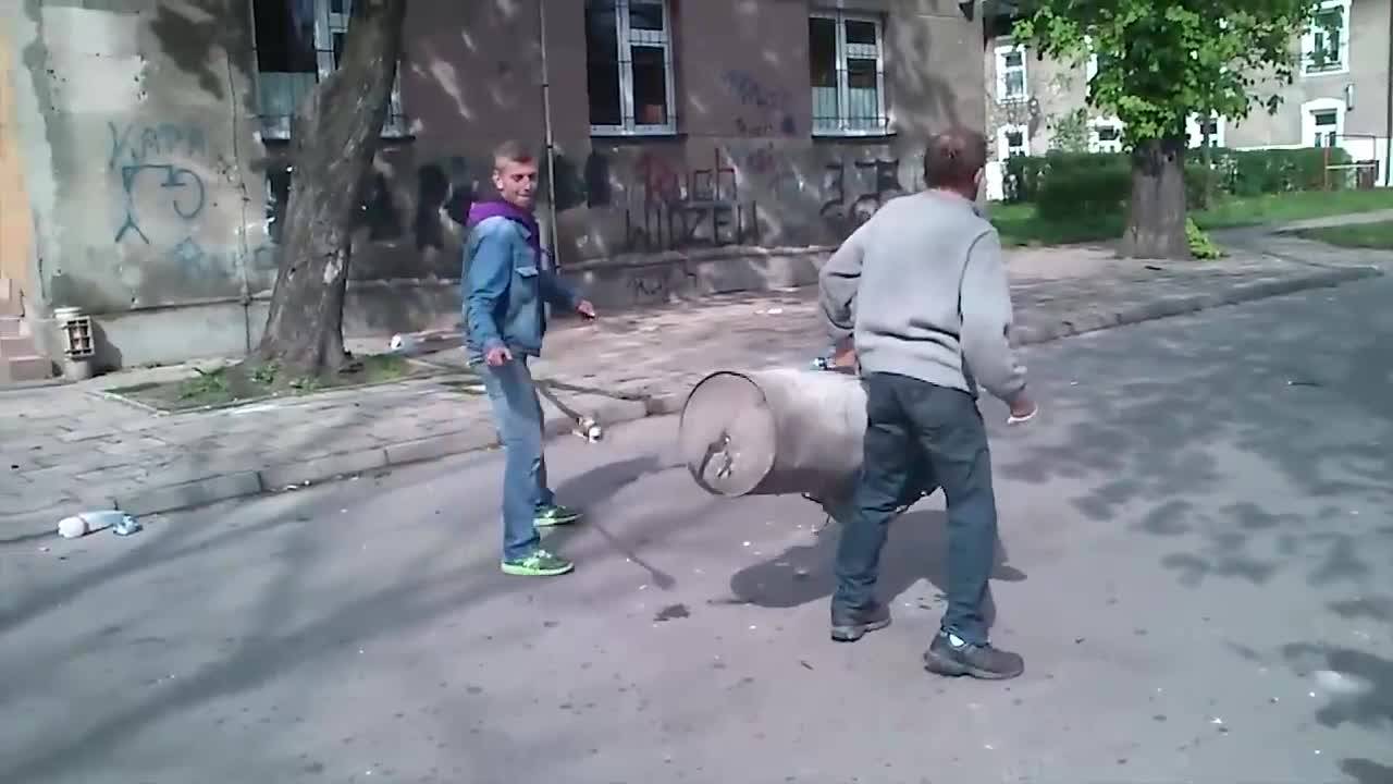Този клип ще те спука от смях! Най-смешните гафове и моменти на годината!