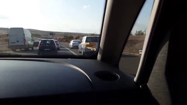 Нахалници в аварийна лента