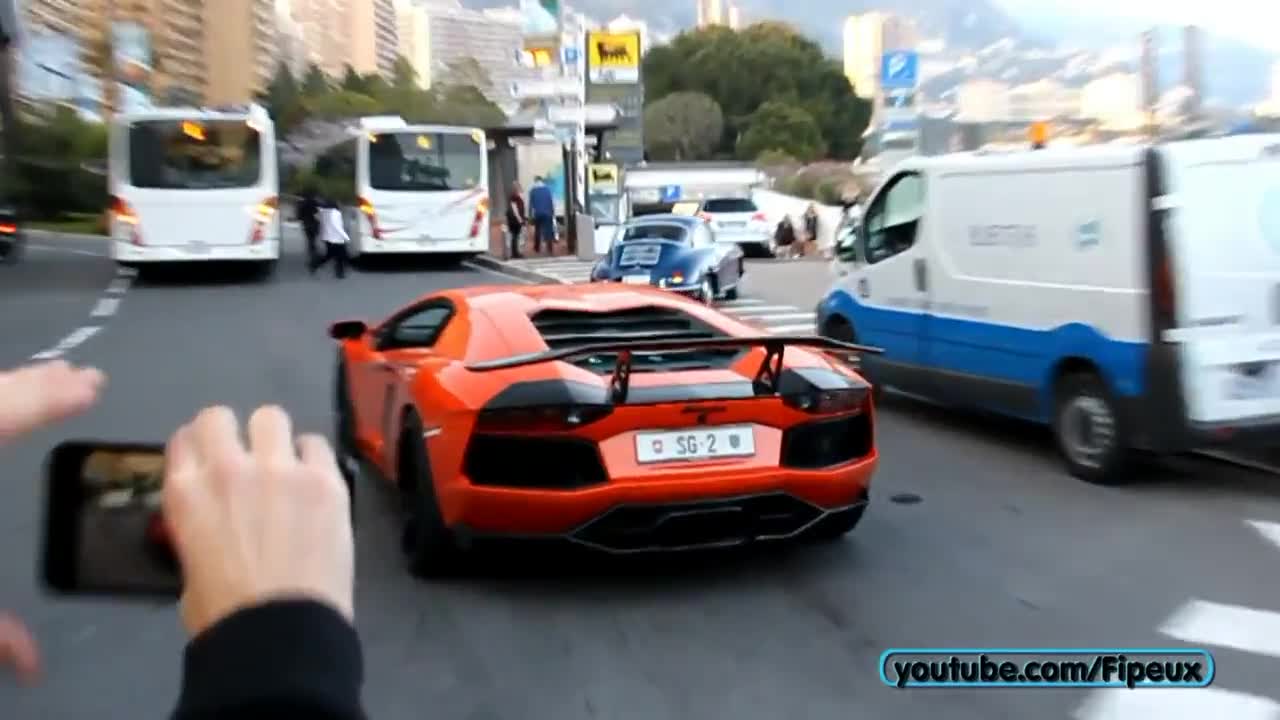 Луда мацка, качена на Lamborghini Aventador побърка тълпата!