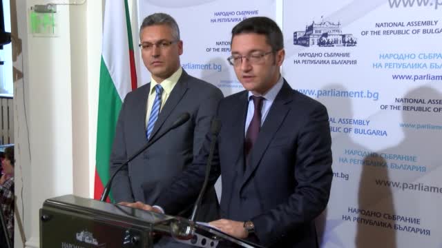 БСП иска Плевнелиев да спре с дипломатическите назначения