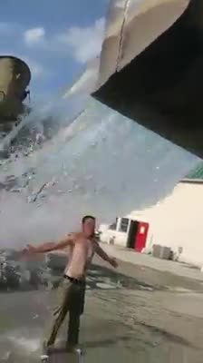 Такъв Ice Bucket Challengе не сте виждали !!