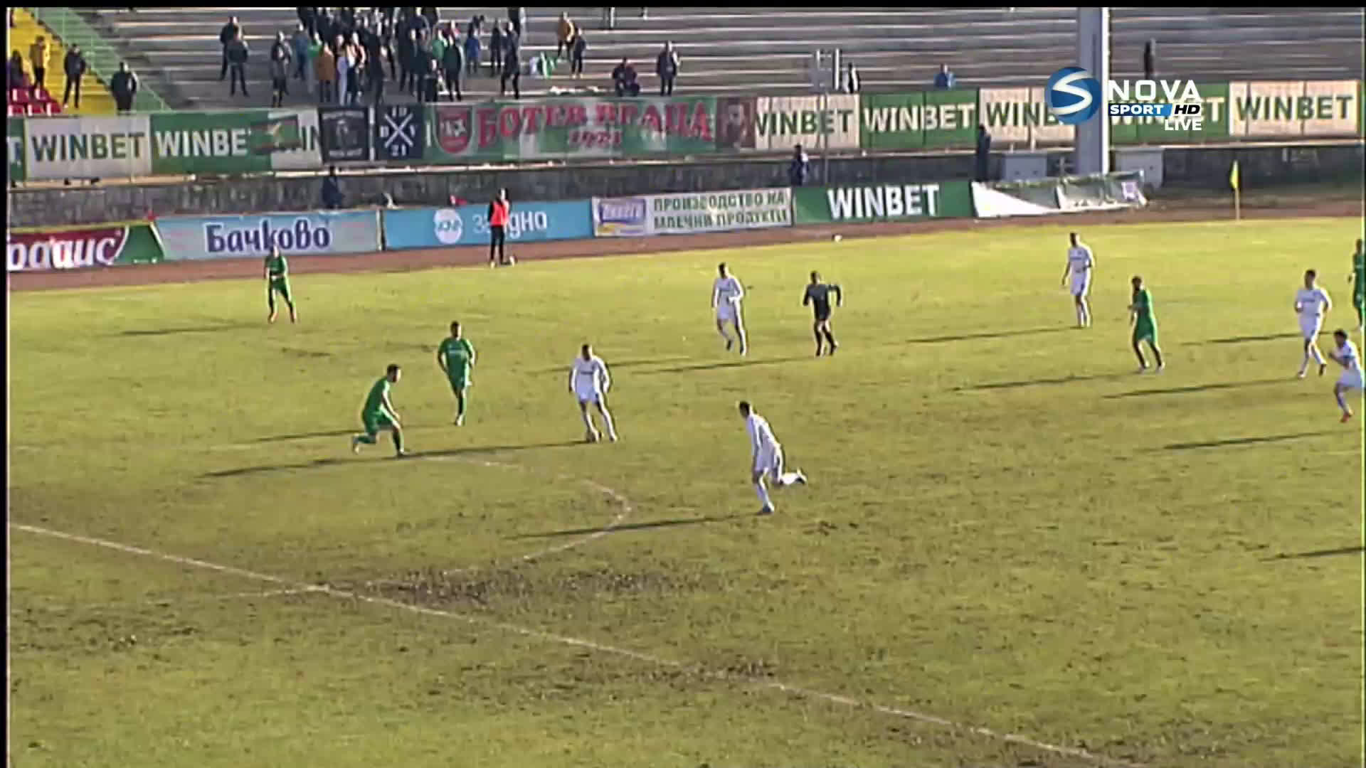 Емил Стоев вкара втория гол за Славия срещу Ботев Вр