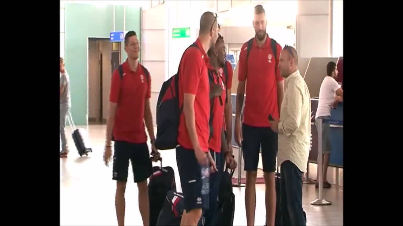 Баскетболистите заминаха за Австрия, Тити ги изпрати