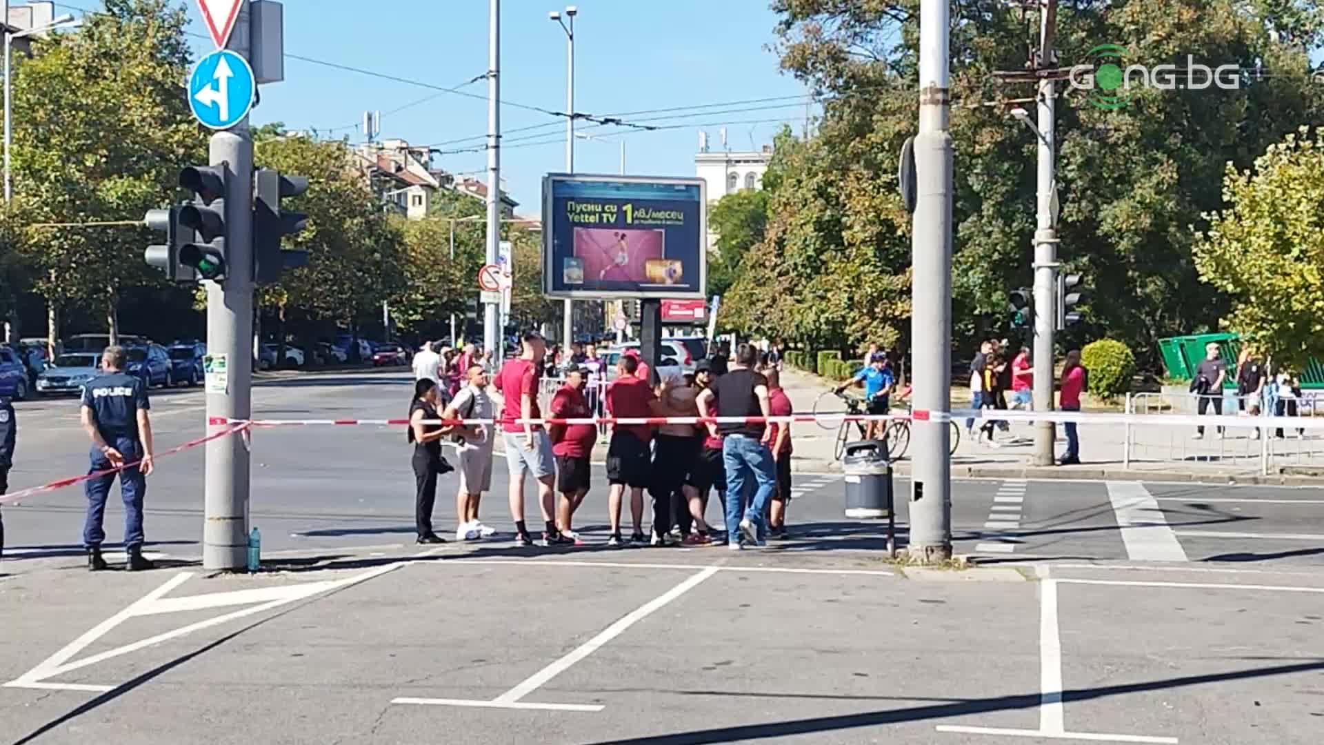 Похвално: Фенове на ЦСКА оказаха първа помощ пред "Васил Левски"