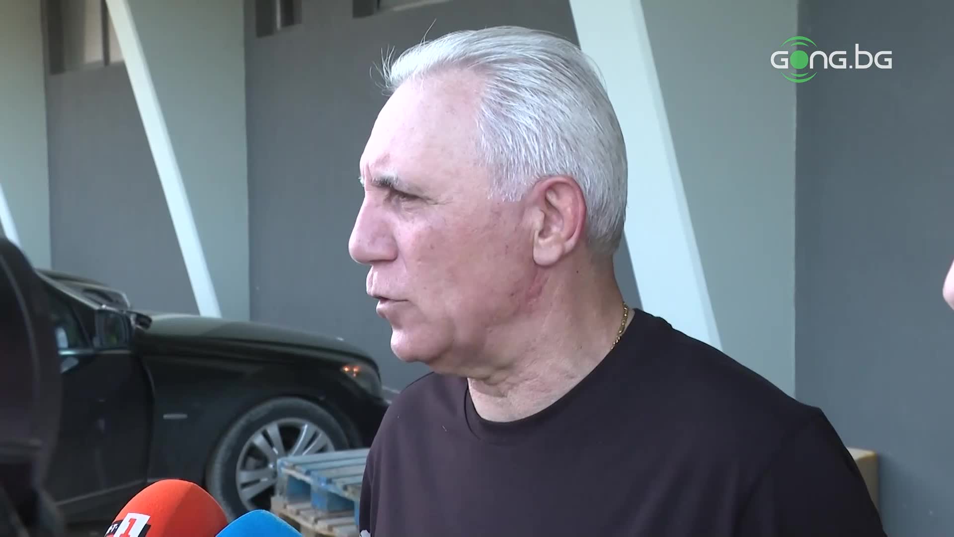 Стоичков: Камбуров е уникално момче, легенда на българския футбол
