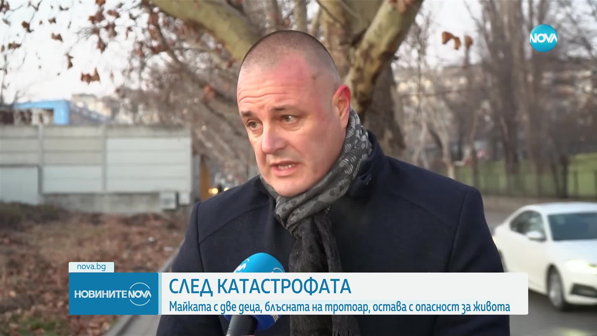 Какво е състоянието на майката и децата, пометени от кола в Русе