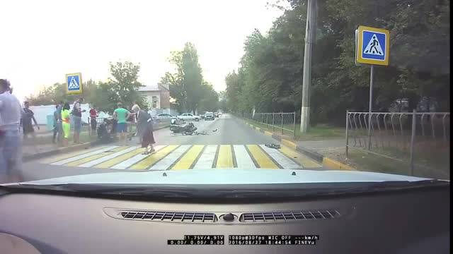 Бавна баба и бърз мотор се засичат на пешеходна пътека