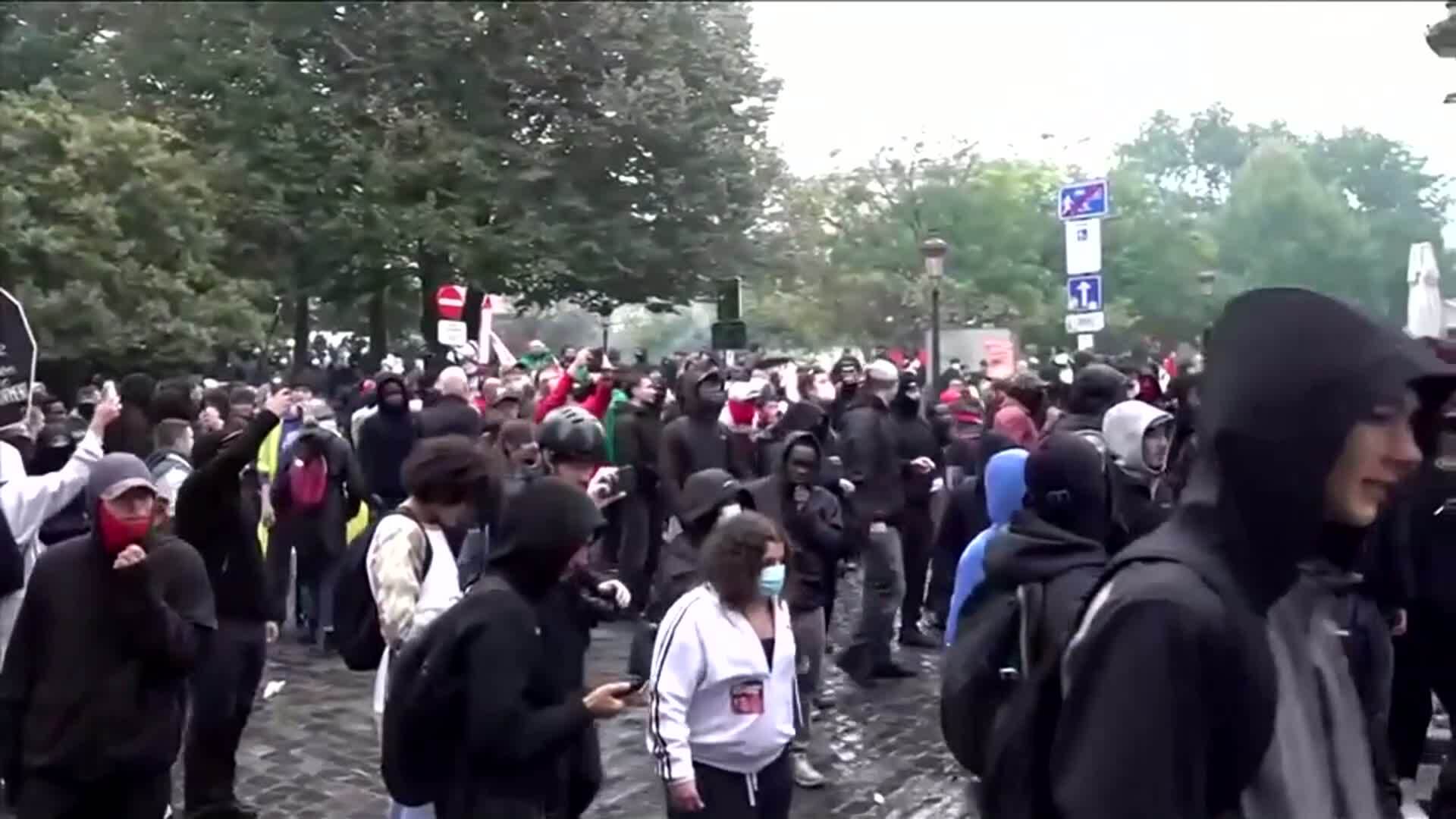Сблъсъци между протестиращи и полицията в Брюксел заради бюджетните съкращения