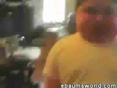 Дете С Много Як Глас На Speed