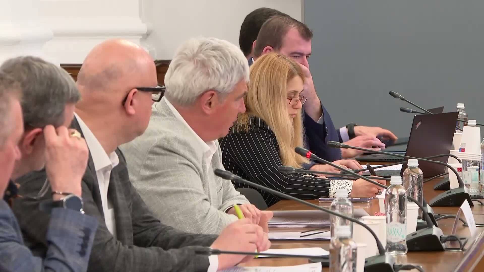 Извънредно заседание : Законопроекти и бюджет 2026