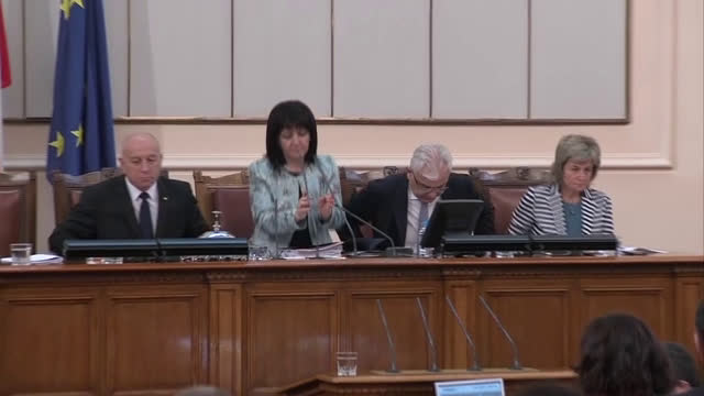 Парламентът почете паметта на Снежана Дукова с минута мълчание