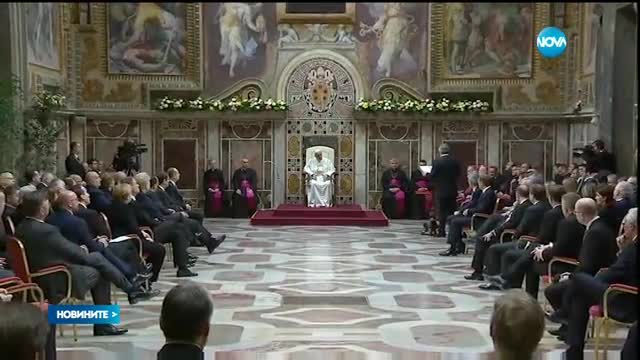 Румен Радев бе поканен първи от всички европейски лидери да поздрави папата