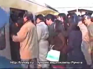 Метрото в Япония в Час Пик