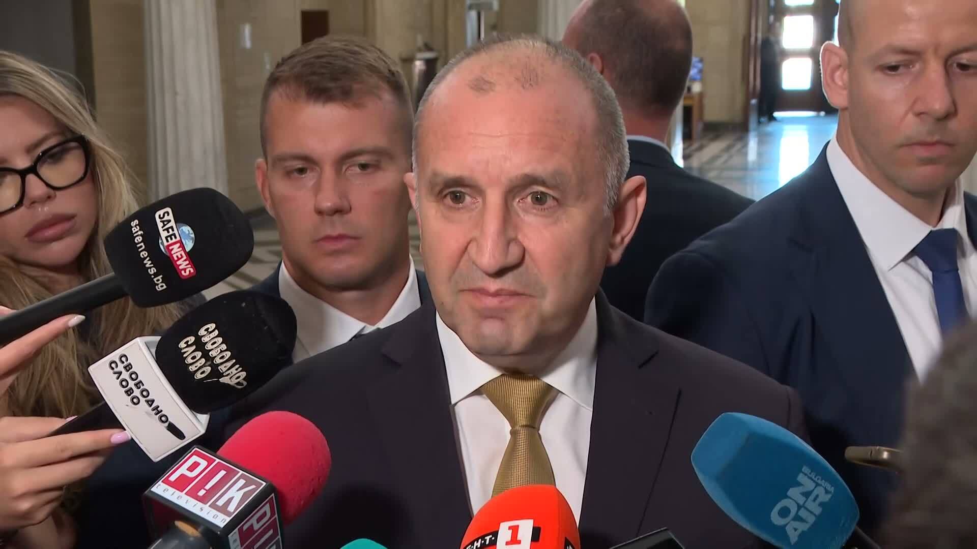 Румен Радев: Външният министър не е подписвала декларация в Украйна, няма разнобой в правителството