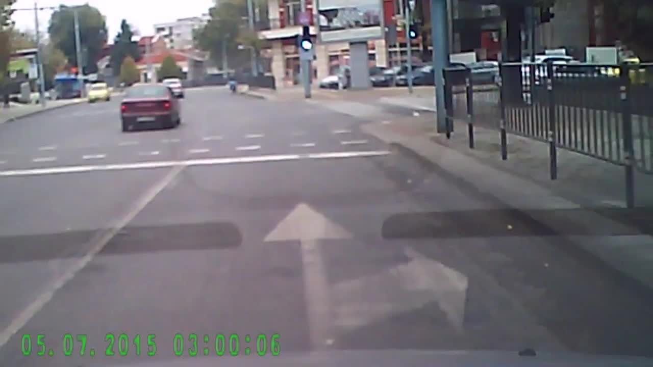 Десен завой от средна лента