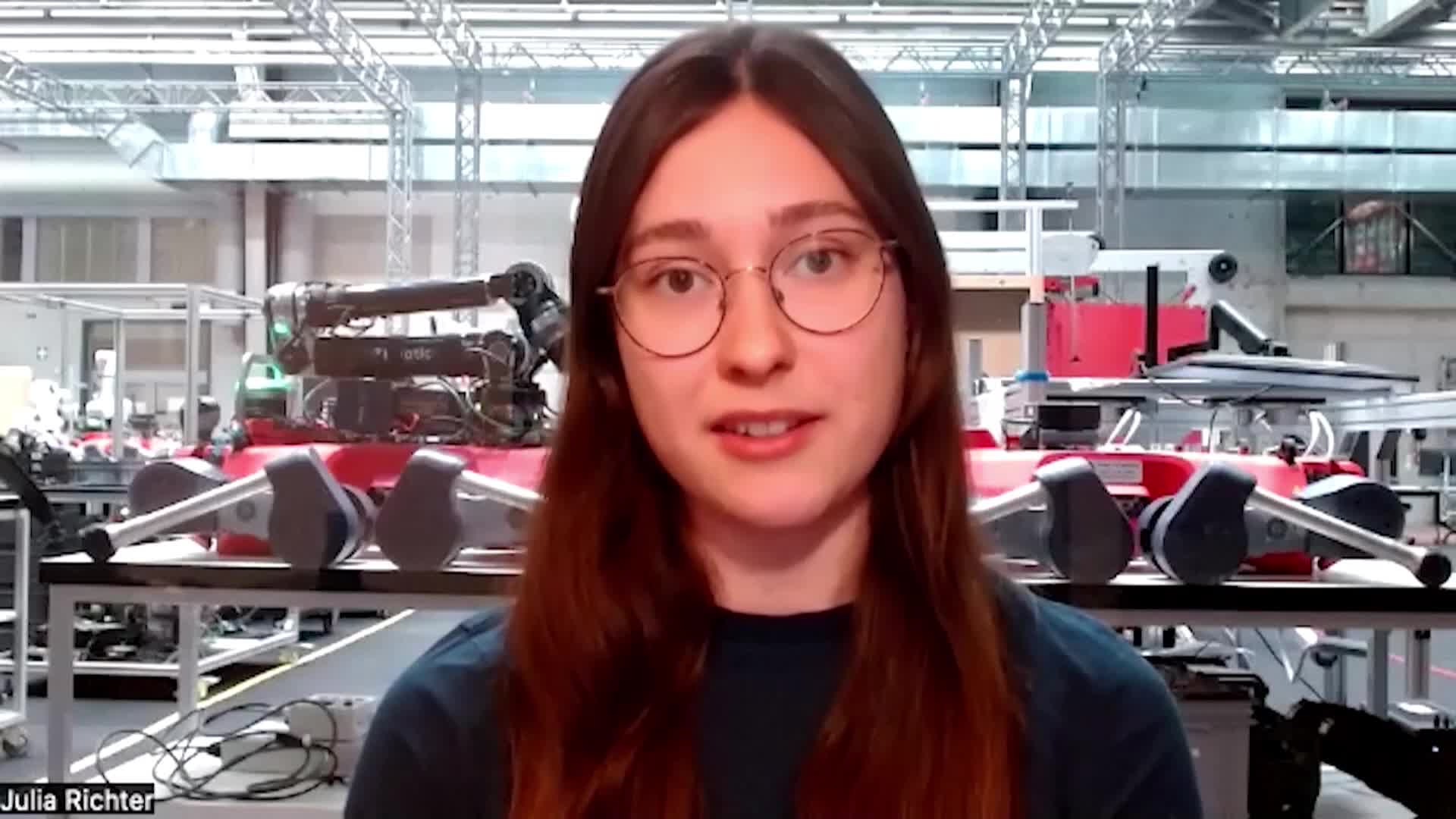 Куче робот „подушва“ вулканични газове, ще прогнозира изригвания (ВИДЕО)
