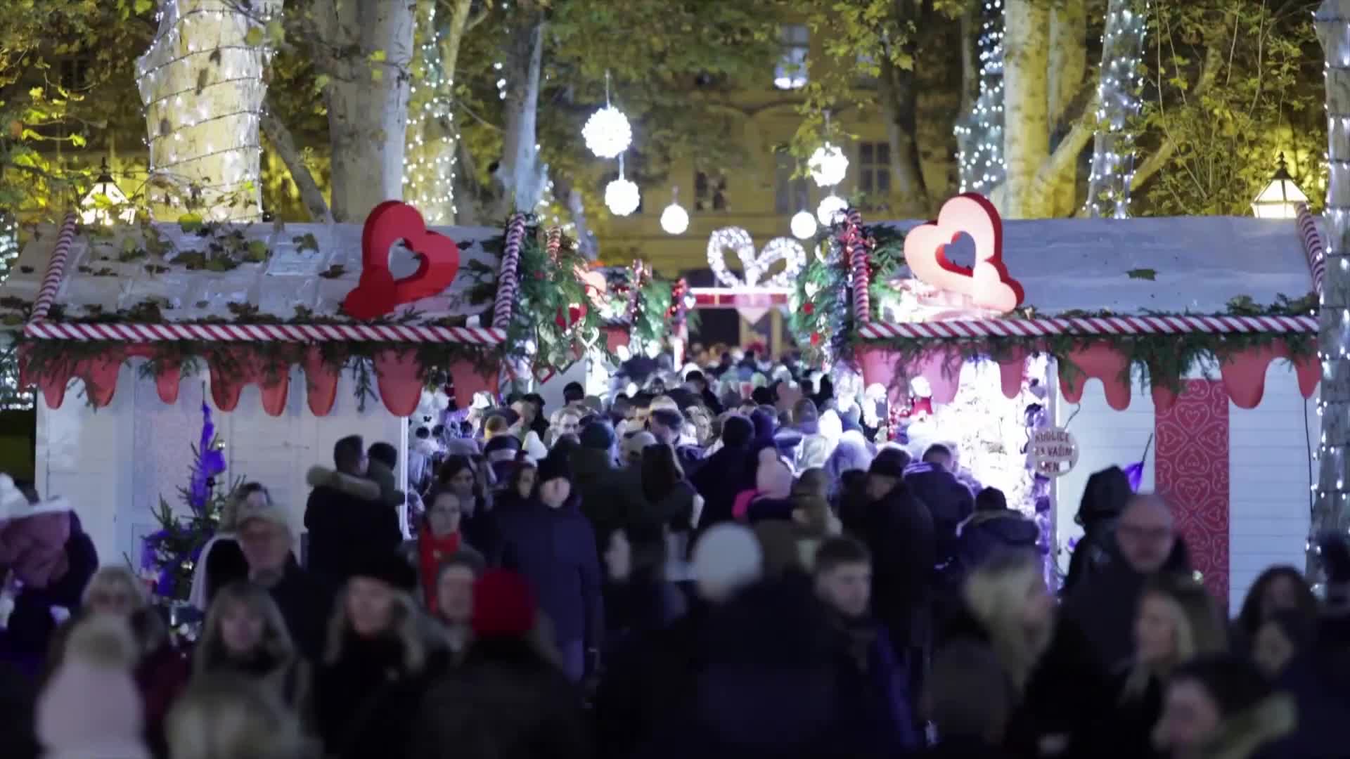 Официално: Откриха коледния сезон в Хърватия и Словения (ВИДЕО)