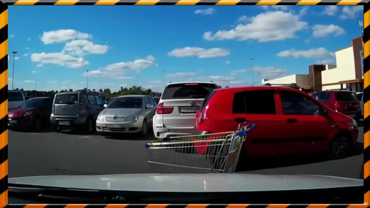 Внимание! Жени зад волана!
