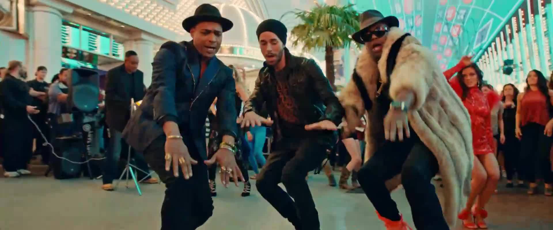 Descemer Bueno & Enrique Iglesias - Nos Fuimos Lejos ft. El Micha