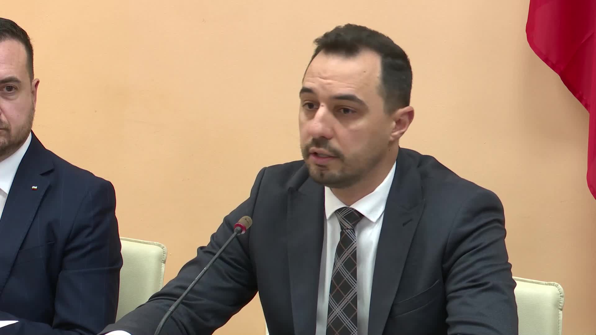 Министърът на икономиката не изключи възможността ДКК да бъде закрита