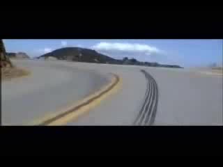 Dodge Viper Се Хвърга В Дере