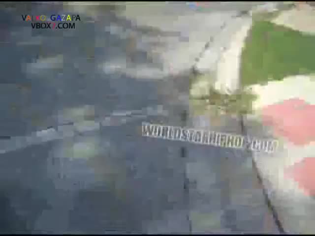 Така става като танцуваш на улицата 