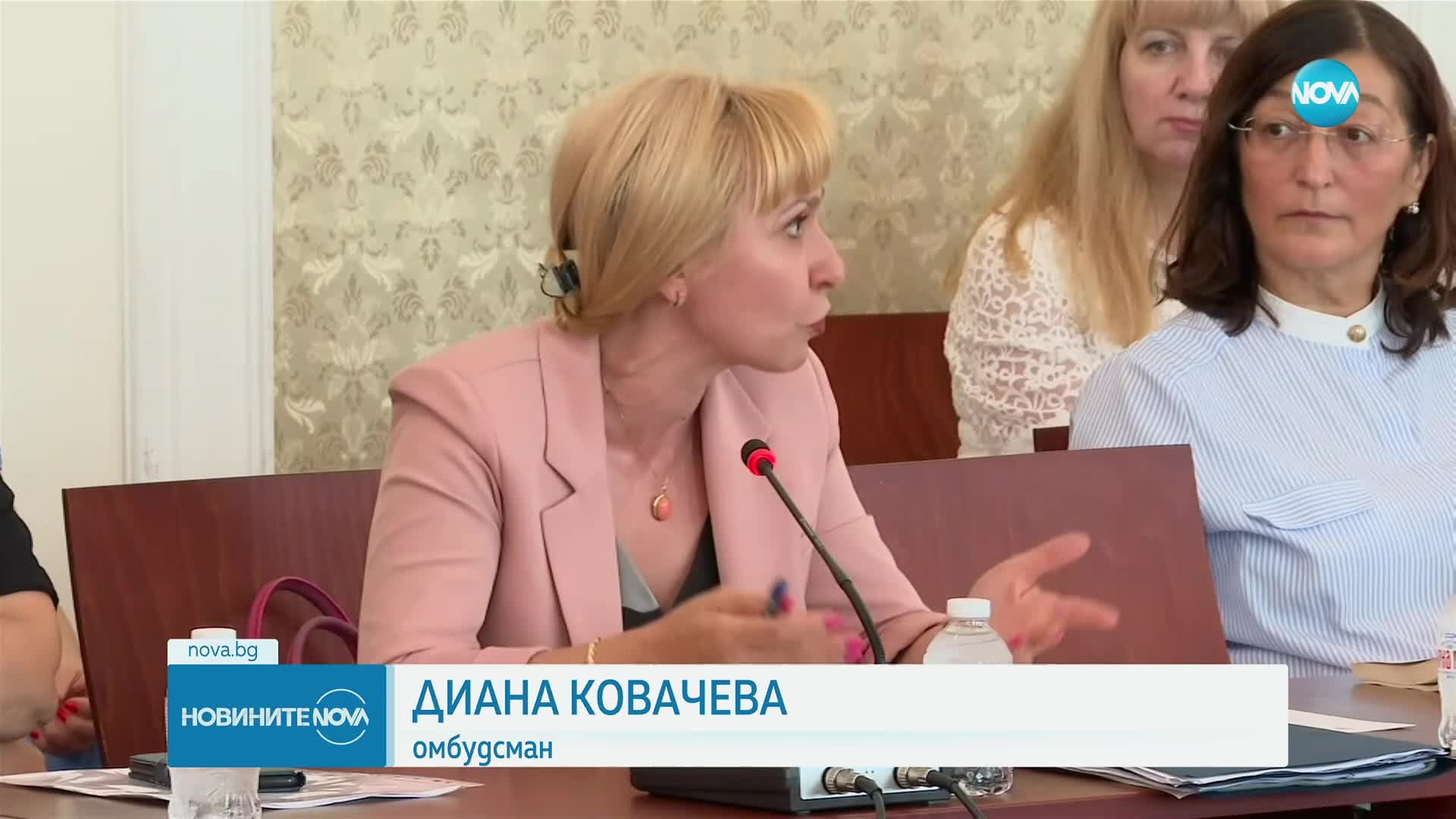 Правната комисия се събра на извънредно заседание