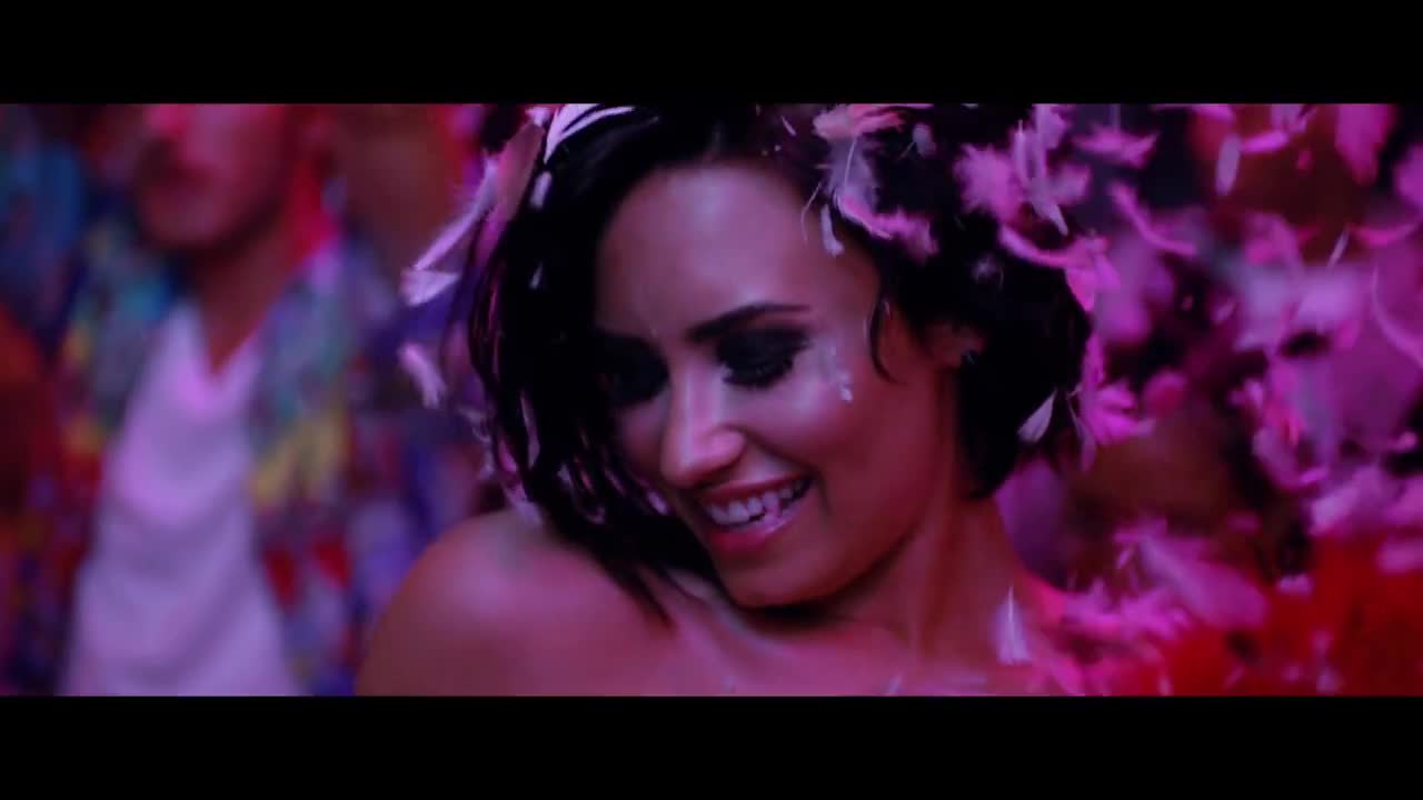 2015/ Demi Lovato - Cool for the Summer (music video remix)   Превод