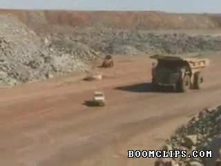 Огромен Камион