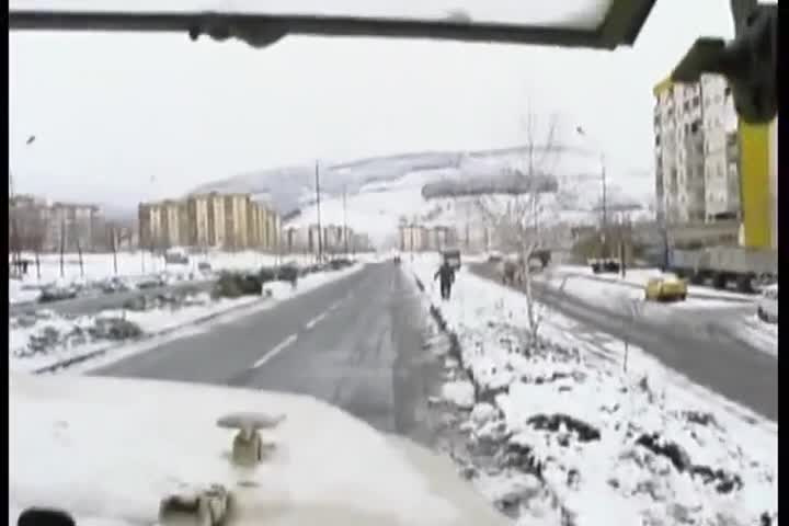 Защо ръсите товар по пътя - смях _!!