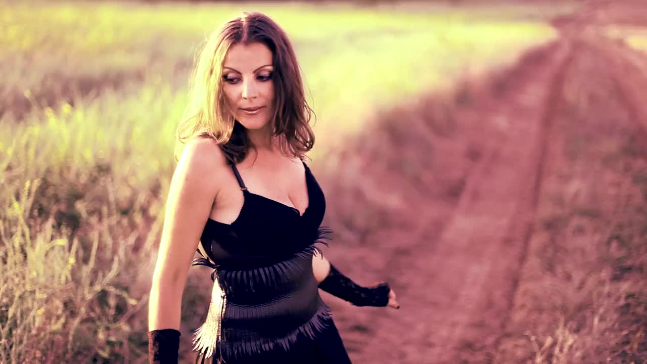 Amfibia - Hey Boy feat. Kris Master