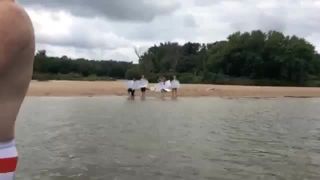 Никога не правете предложение за брак на водно колело ;d