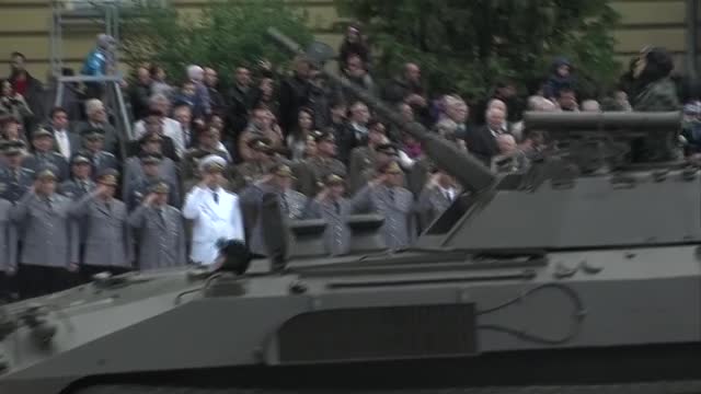 Армията показа бойната си сила