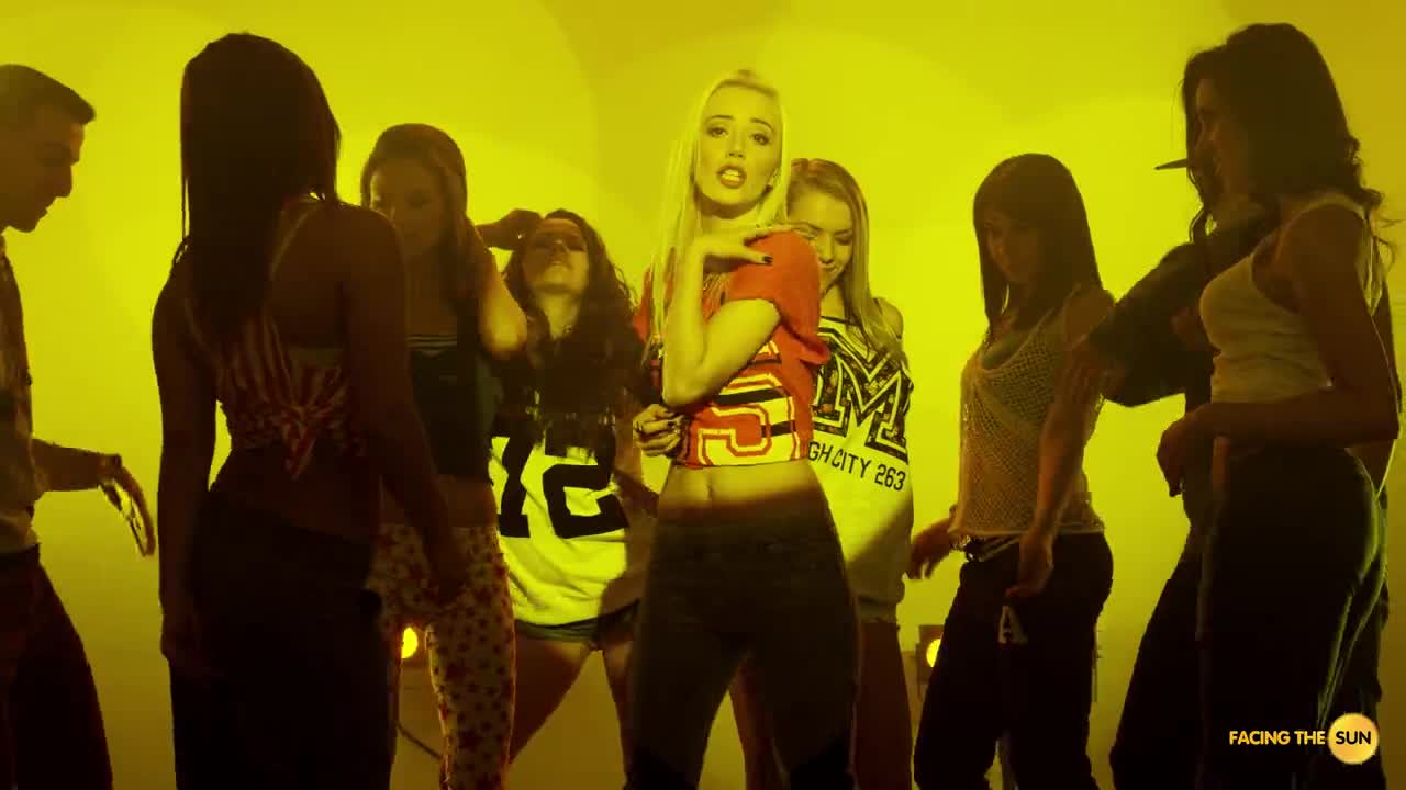 >Марина Кискинова feat. Део - Трябва да си луд [official Hd Video]