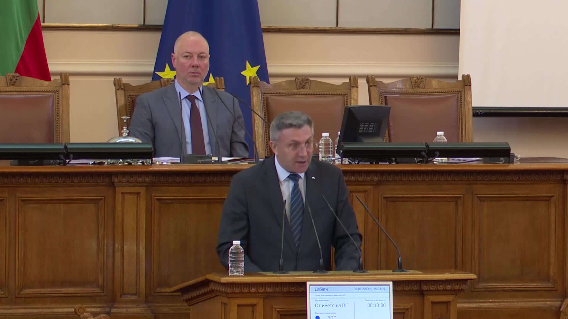Карадайъ: Ако „сватбата" между ГЕРБ и ПП се случи, гражданите ще нахлуят в парламента