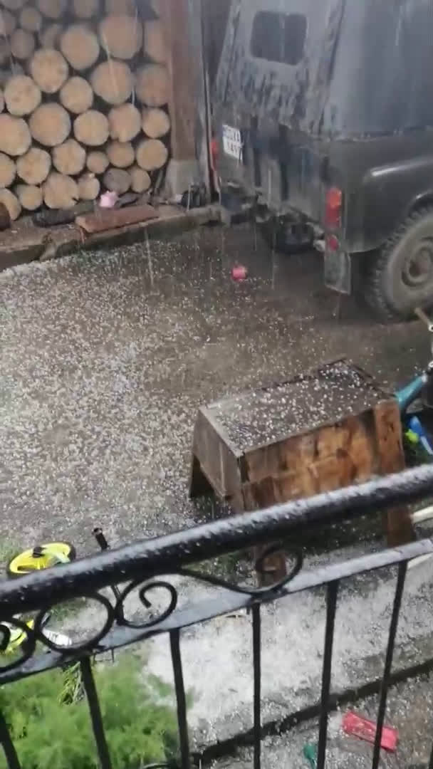 МОЯТА НОВИНА: Градушка село Говедарци
